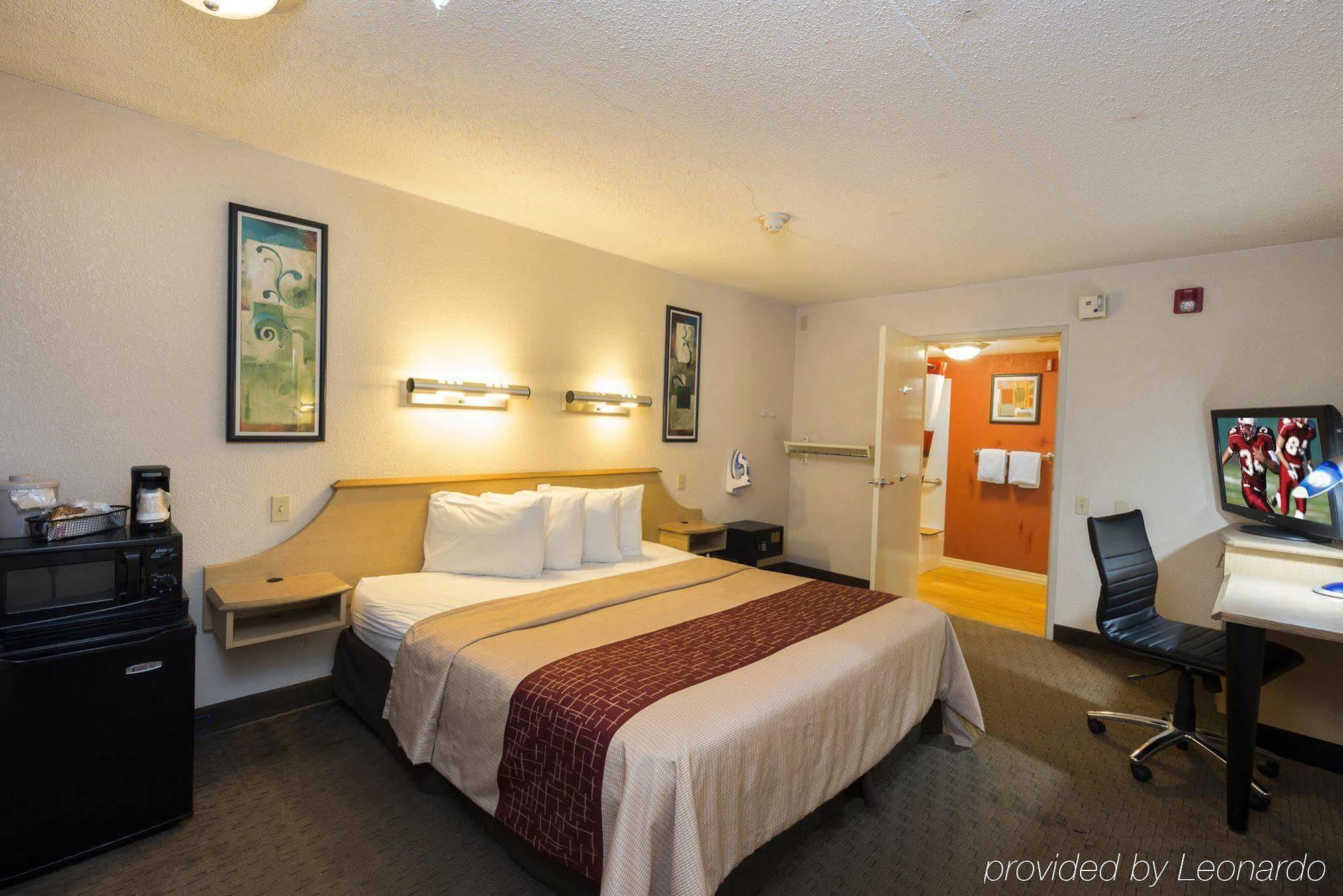 Red Roof Inn Dayton North Airport מראה חיצוני תמונה